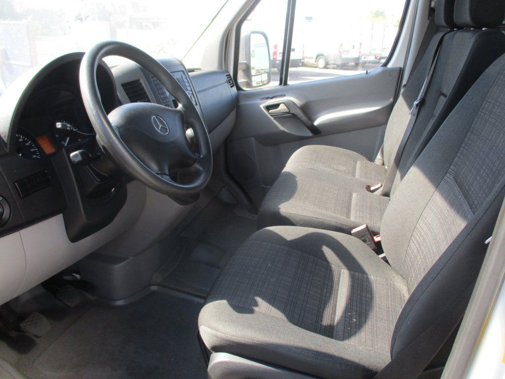 Xe van đông lạnh Mercedes-Benz Sprinter 513, CDi: hình 13