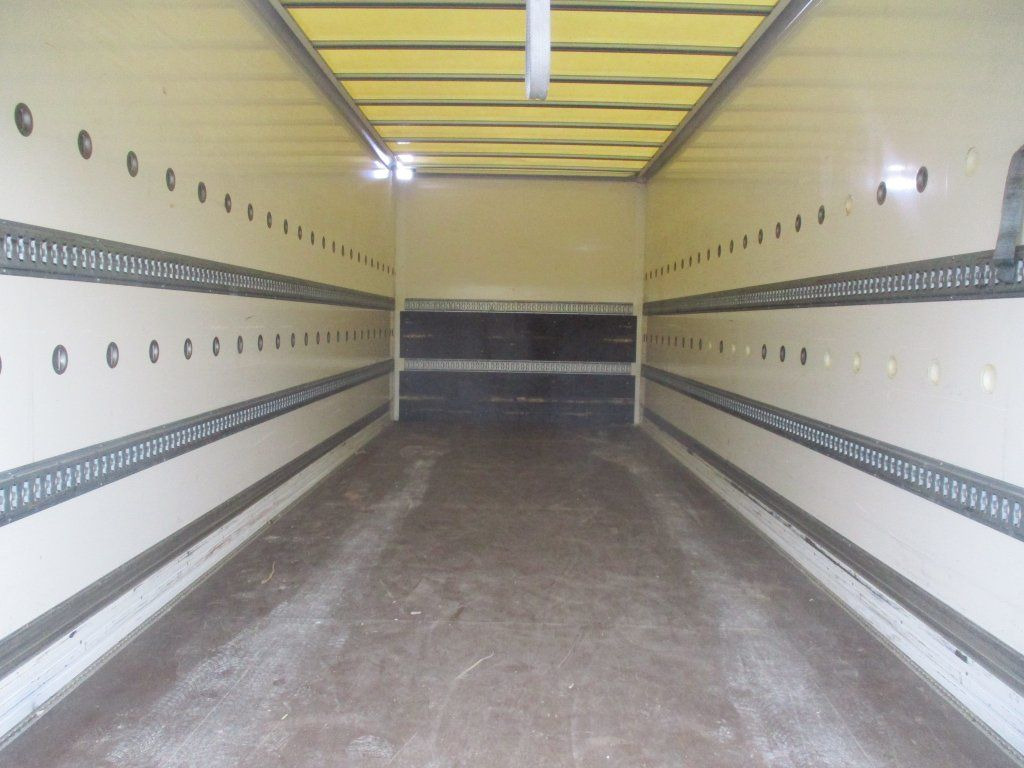 Renault D18, 320 - Xe tải hộp: hình 5 Renault D18, 320 - Xe tải hộp: hình 5