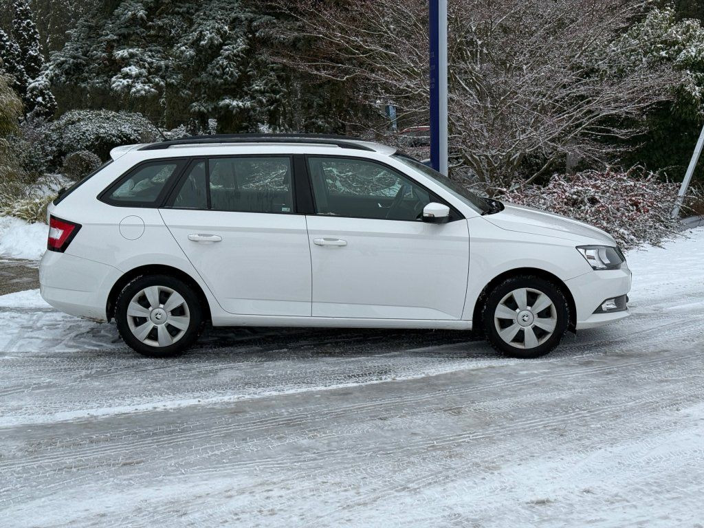 Skoda 1,4TDi kombi - Xe wagon: hình 3 Skoda 1,4TDi kombi - Xe wagon: hình 3