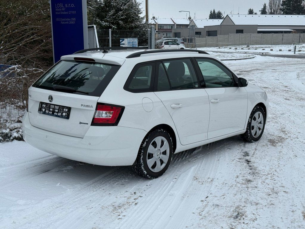 Skoda 1,4TDi kombi - Xe wagon: hình 4 Skoda 1,4TDi kombi - Xe wagon: hình 4