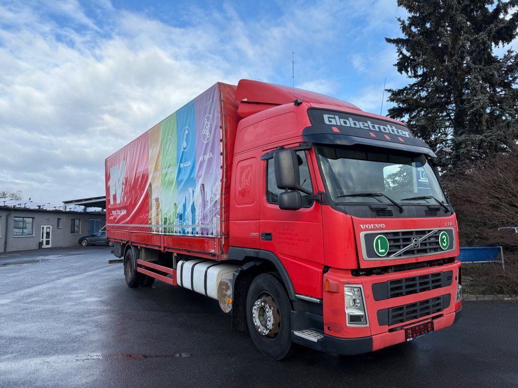 Volvo FM260 EURO 3 - Xe tải thùng mui bạt: hình 2 Volvo FM260 EURO 3 - Xe tải thùng mui bạt: hình 2