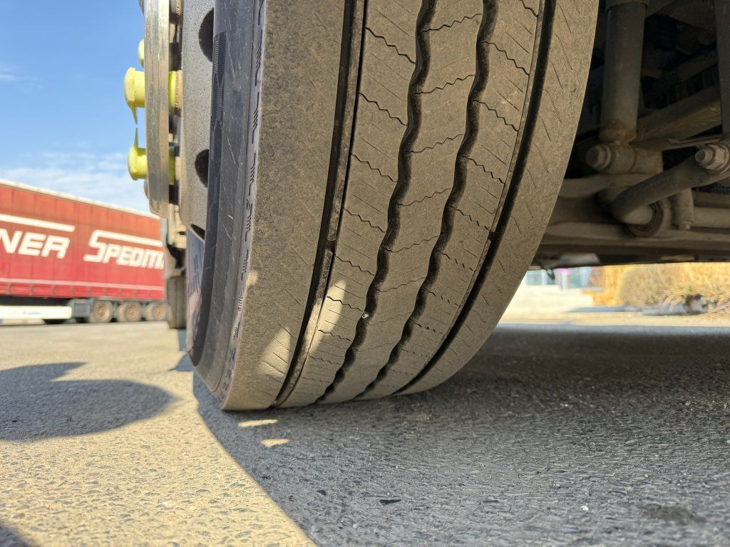 Xe đầu kéo Mercedes-Benz 1843 Actros ADR FL, EX/II, EX/III, AT: hình 10 Xe đầu kéo Mercedes-Benz 1843 Actros ADR FL, EX/II, EX/III, AT: hình 10