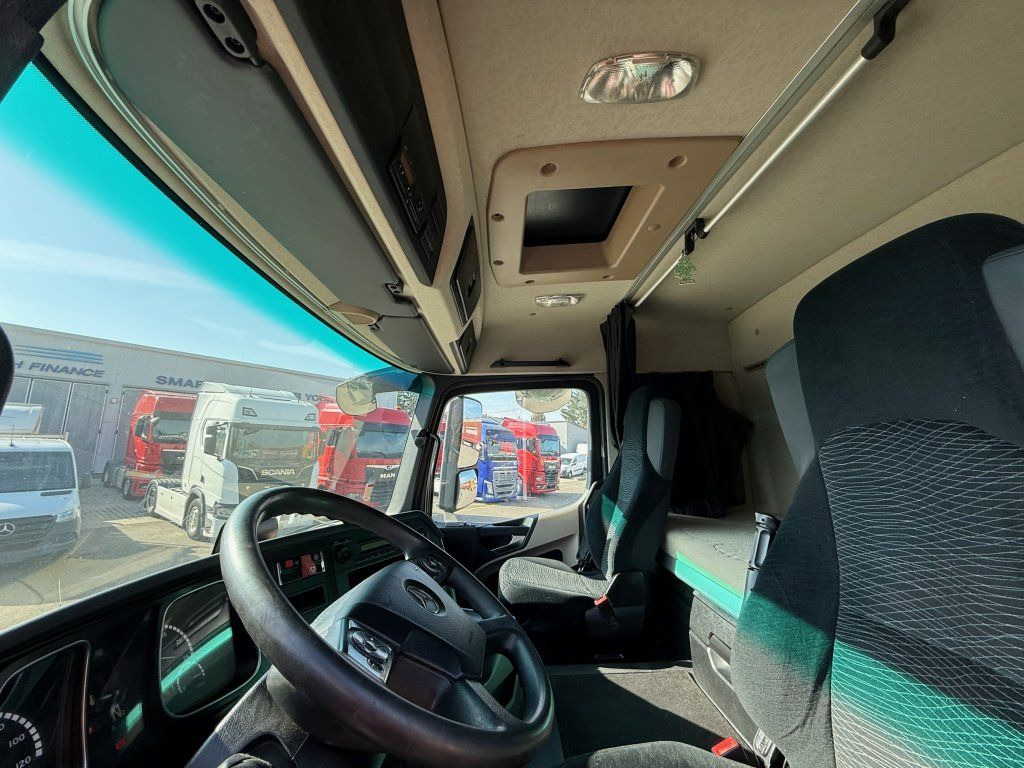 Xe đầu kéo Mercedes-Benz 1843 Actros ADR FL, EX/II, EX/III, AT: hình 15 Xe đầu kéo Mercedes-Benz 1843 Actros ADR FL, EX/II, EX/III, AT: hình 15