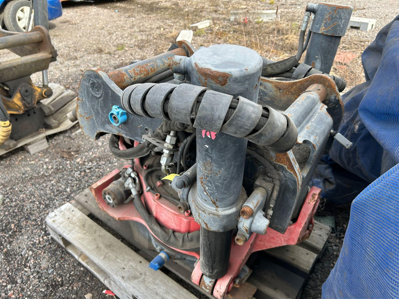 ROTOTILT R8 S70 - Đính kèm cho Máy móc xây dựng: hình 2 ROTOTILT R8 S70 - Đính kèm cho Máy móc xây dựng: hình 2