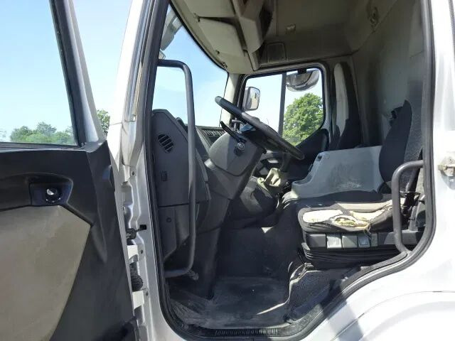 Renault Midlum 270 dxi - manual gearbox / steel suspension lames - Xe tải hộp: hình 3 Renault Midlum 270 dxi - manual gearbox / steel suspension lames - Xe tải hộp: hình 3