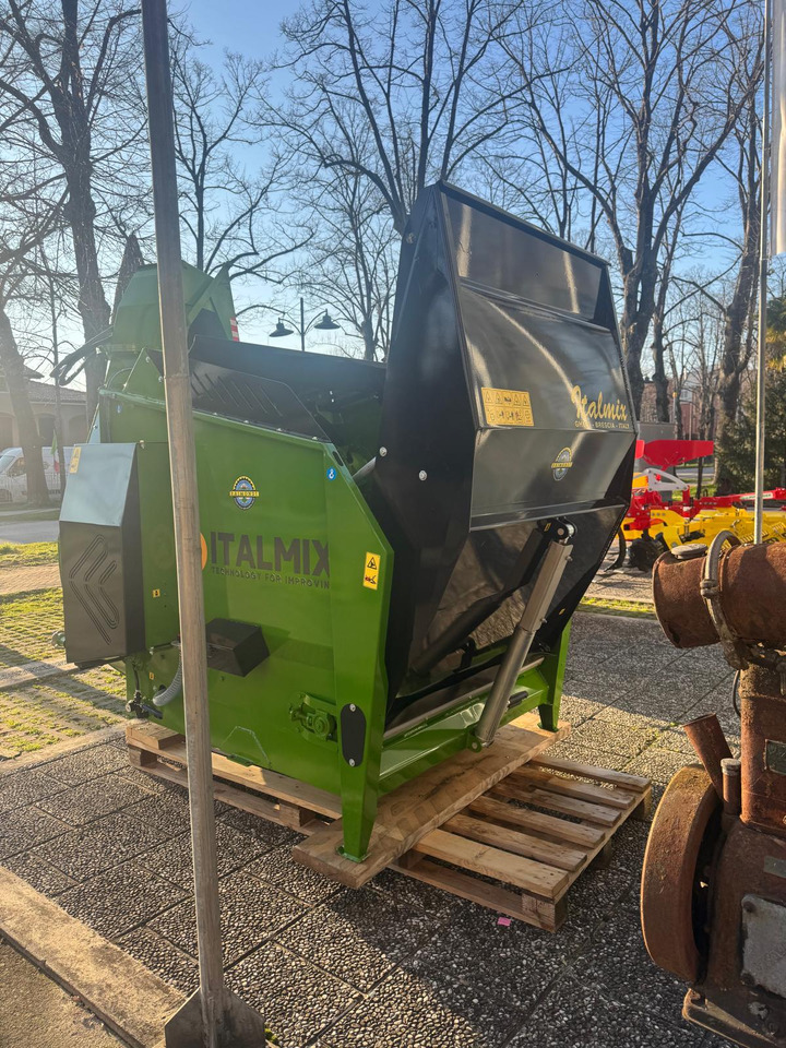 Italmix Agile power lp - Xe trộn thức ăn gia súc: hình 2 Italmix Agile power lp - Xe trộn thức ăn gia súc: hình 2