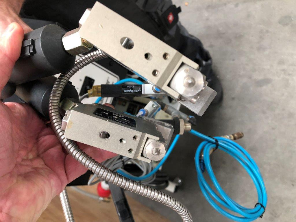 Dynatec Quattro Challenger glue melter with two application nozzles Dy 2002 control unit for 8 channels - Thiết bị in ấn: hình 3 Dynatec Quattro Challenger glue melter with two application nozzles Dy 2002 control unit for 8 channels - Thiết bị in ấn: hình 3