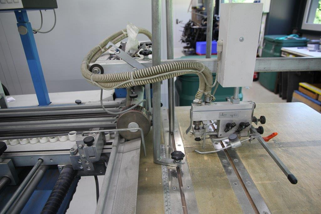 GUK K 49-4-F4 combination folding machine - Máy gấp giấy: hình 3 GUK K 49-4-F4 combination folding machine - Máy gấp giấy: hình 3