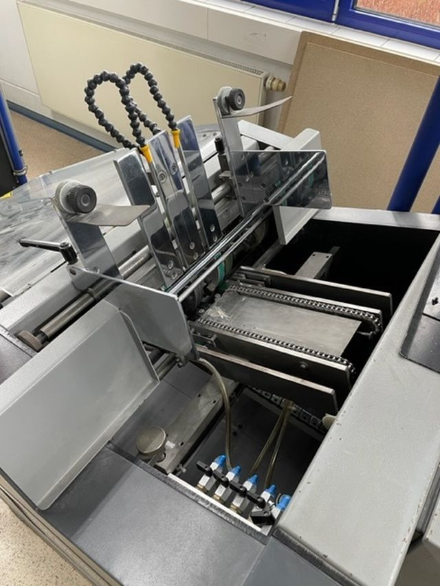 Heidelberg Saddlestitcher Stitchmaster ST 100.1 with 1+8 Feeders - Thiết bị in ấn: hình 4 Heidelberg Saddlestitcher Stitchmaster ST 100.1 with 1+8 Feeders - Thiết bị in ấn: hình 4