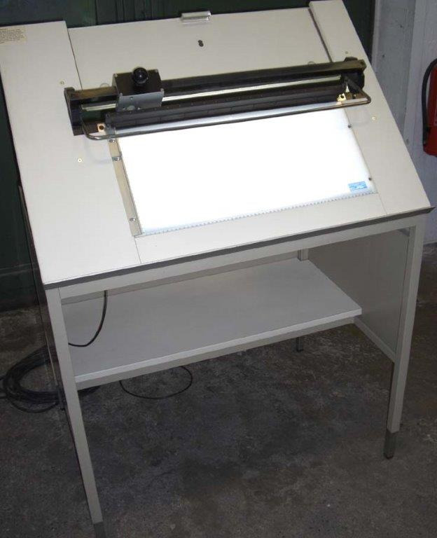 Mega steel cutter 699-2 on light table with waste box - Máy cắt giấy: hình 1 Mega steel cutter 699-2 on light table with waste box - Máy cắt giấy: hình 1