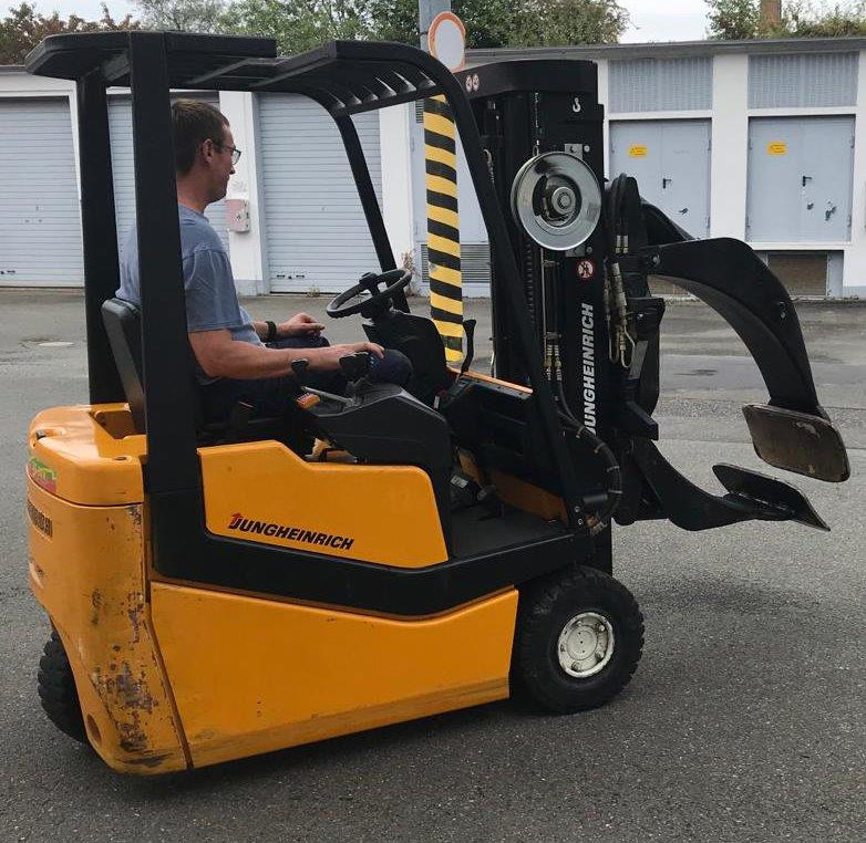 Three-wheel electric front loader Jungheinrich EFG DF 15 with duplex mast and Meyer roller clamp - Xe nâng điện: hình 5 Three-wheel electric front loader Jungheinrich EFG DF 15 with duplex mast and Meyer roller clamp - Xe nâng điện: hình 5
