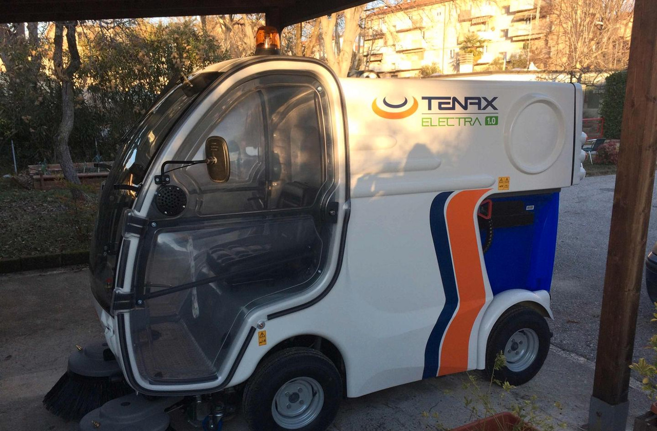 Tenax electra 1.0 - Xe quét đường: hình 1 Tenax electra 1.0 - Xe quét đường: hình 1