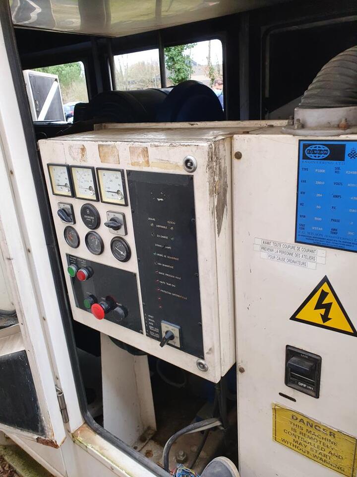 330 kVa Fg Wilson Perkins 2006 TWG2 - Bộ phát điện: hình 4 330 kVa Fg Wilson Perkins 2006 TWG2 - Bộ phát điện: hình 4