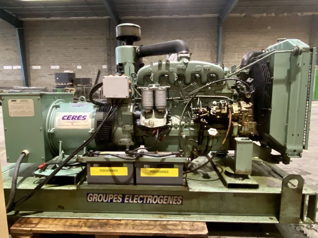 IVECO 80 kVa 8061 - Bộ phát điện: hình 1 IVECO 80 kVa 8061 - Bộ phát điện: hình 1