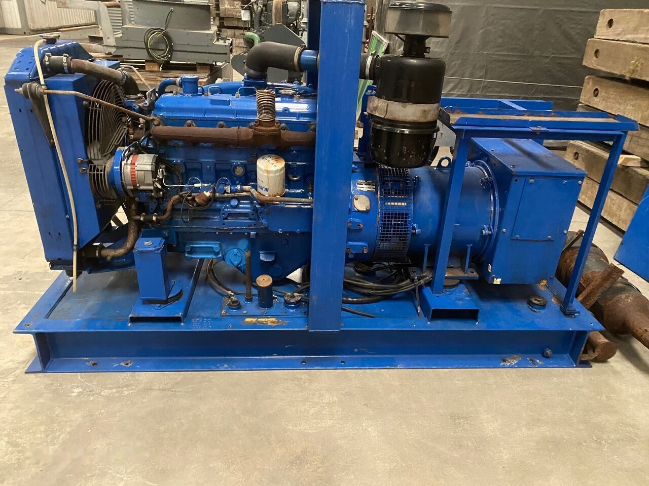 IVECO 80 kVa - Bộ phát điện: hình 2 IVECO 80 kVa - Bộ phát điện: hình 2