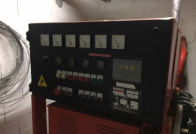 Renault 250 kVa - Bộ phát điện: hình 2 Renault 250 kVa - Bộ phát điện: hình 2