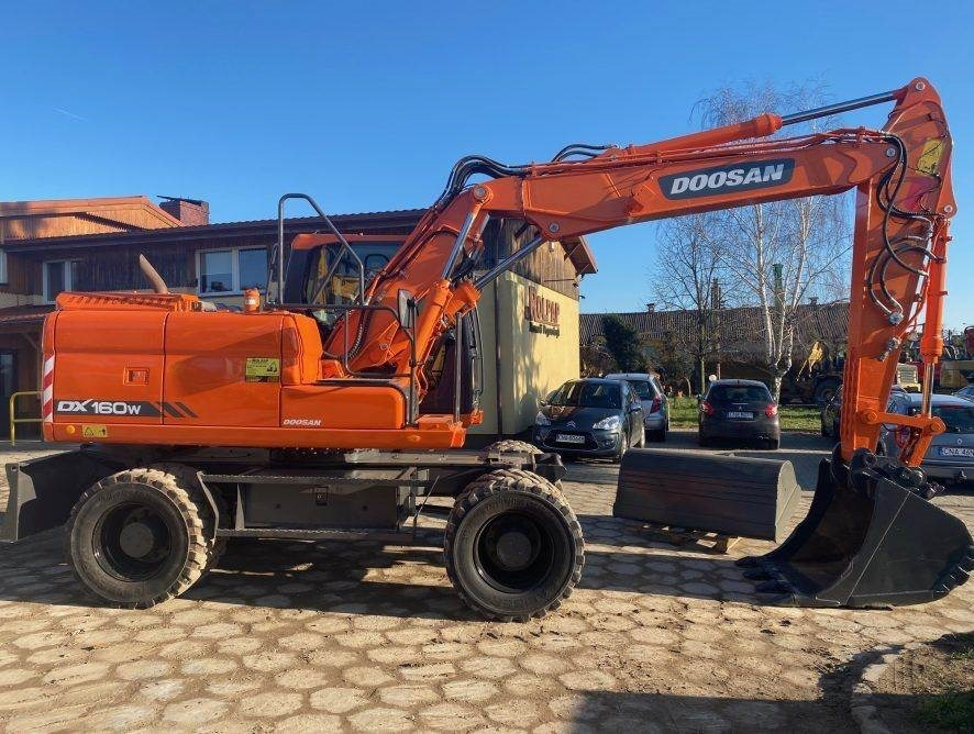 Doosan DX160W-3 - Máy xúc bánh lốp: hình 5 Doosan DX160W-3 - Máy xúc bánh lốp: hình 5