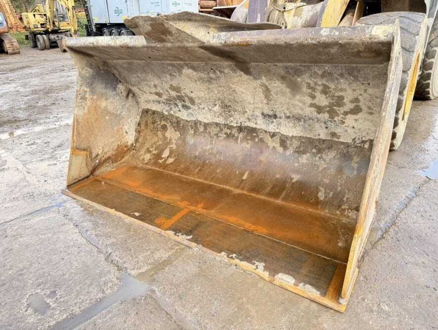 Liebherr L564 - Máy xúc lật bánh lốp: hình 4 Liebherr L564 - Máy xúc lật bánh lốp: hình 4