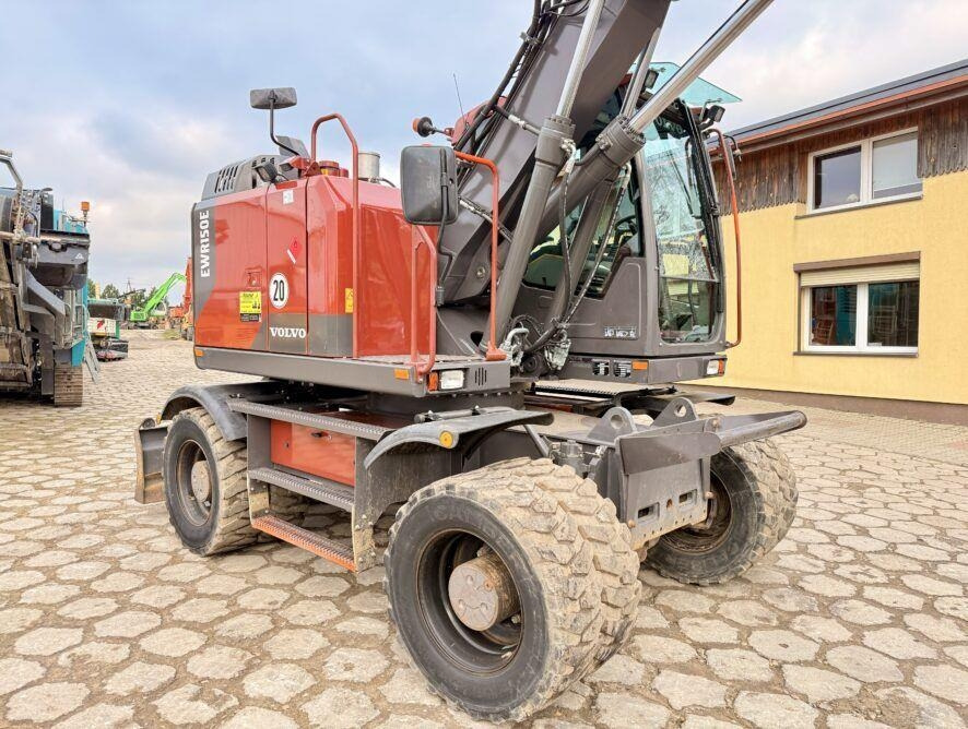 Volvo EWR150E - Máy xúc bánh lốp: hình 5 Volvo EWR150E - Máy xúc bánh lốp: hình 5