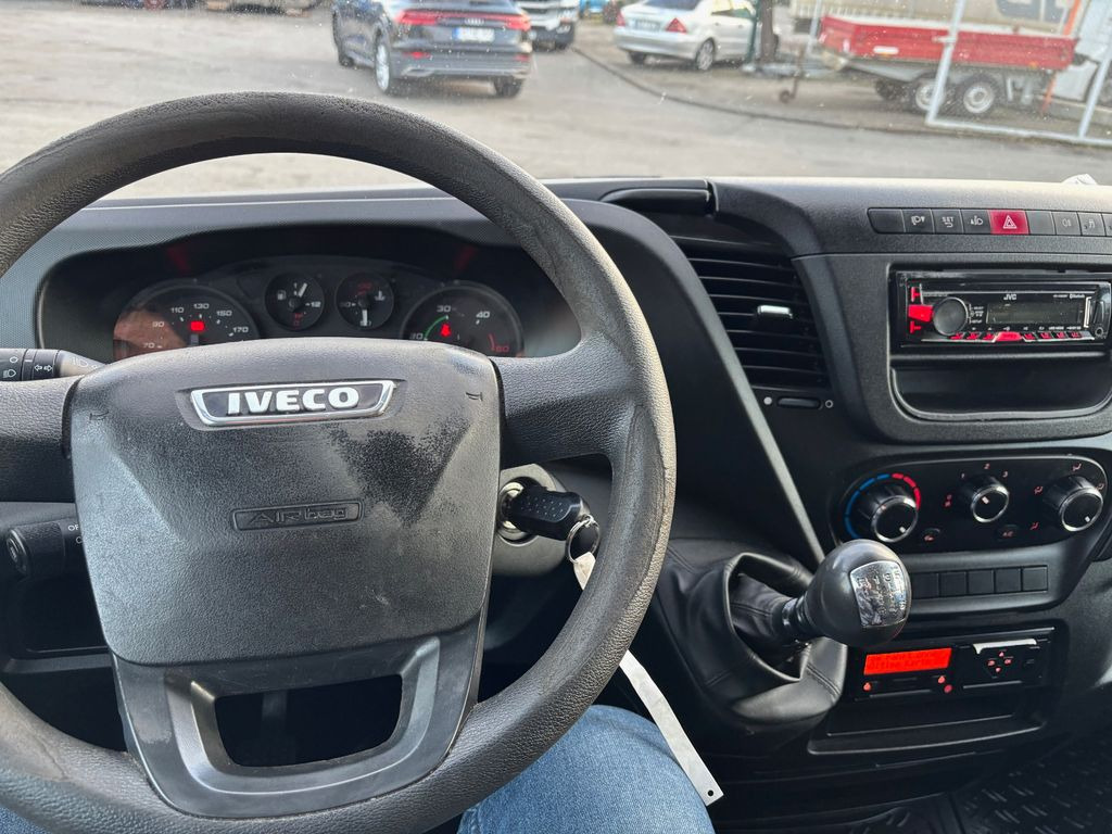 Xe van chở hàng Iveco Daily 35S130 Klima Iveco Daily 35S130 Klima: hình 10 Xe van chở hàng Iveco Daily 35S130 Klima Iveco Daily 35S130 Klima: hình 10