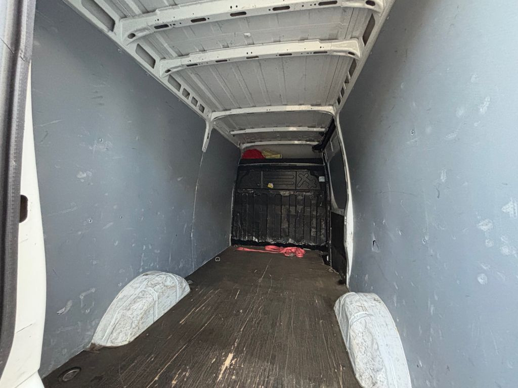 Xe van chở hàng Iveco Daily 35S130 Klima Iveco Daily 35S130 Klima: hình 7 Xe van chở hàng Iveco Daily 35S130 Klima Iveco Daily 35S130 Klima: hình 7