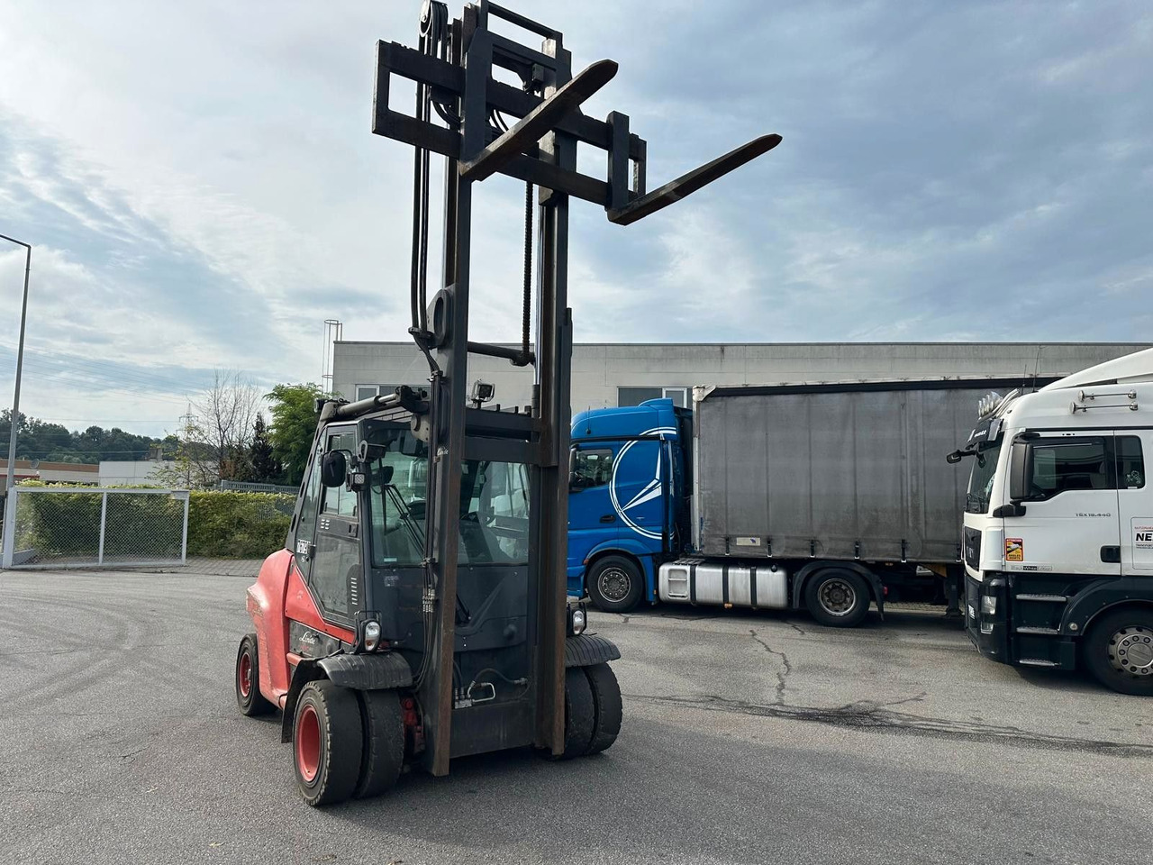 Linde H80D -03/900 Klima/Rückfahrkamera Linde H80D -03/900 Klima/Rückfahrkamera - Xe nâng diesel: hình 2 Linde H80D -03/900 Klima/Rückfahrkamera Linde H80D -03/900 Klima/Rückfahrkamera - Xe nâng diesel: hình 2