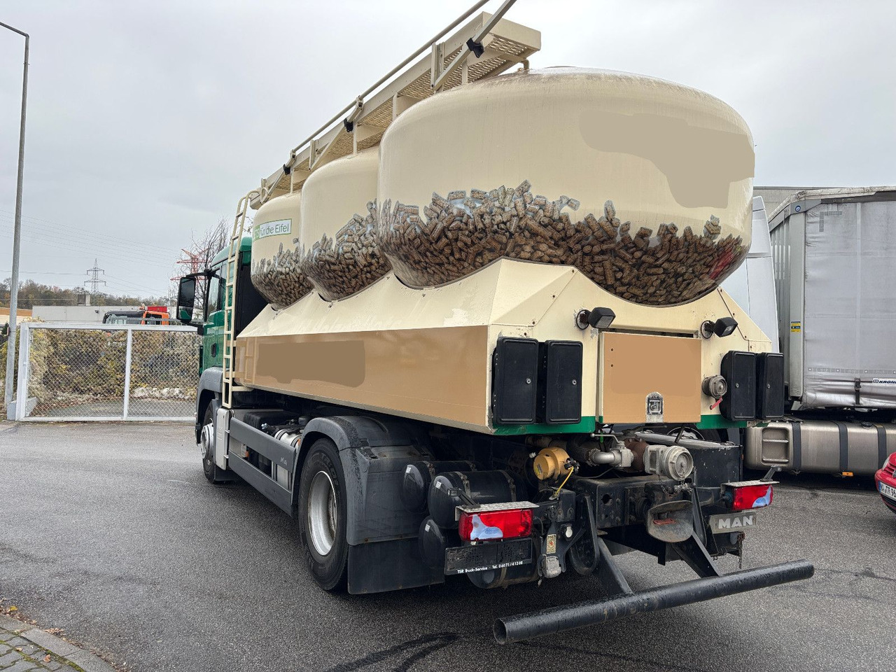 MAN TGS 18.440 Silo/Waage/Kompressor/40m Schlauch - Xe bồn: hình 4 MAN TGS 18.440 Silo/Waage/Kompressor/40m Schlauch - Xe bồn: hình 4
