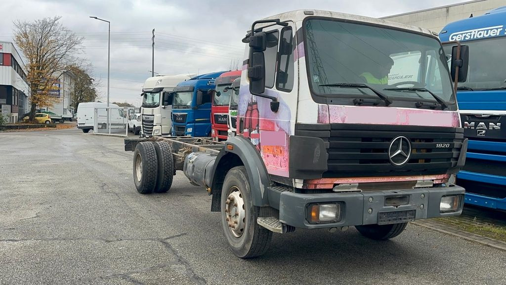 Mercedes-Benz 1820 AP Achse/Blatt/5x vorhanden - Xe tải khung gầm: hình 2 Mercedes-Benz 1820 AP Achse/Blatt/5x vorhanden - Xe tải khung gầm: hình 2