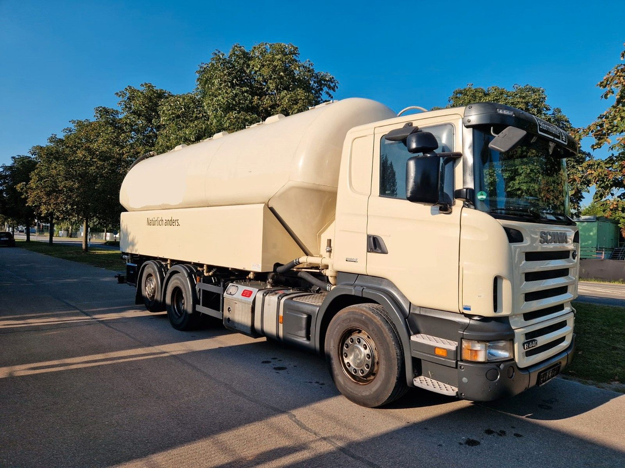 Scania R440 31m³ SILO 4 Kammer/Retarder/Kompressor/Lift - Xe bồn: hình 2 Scania R440 31m³ SILO 4 Kammer/Retarder/Kompressor/Lift - Xe bồn: hình 2