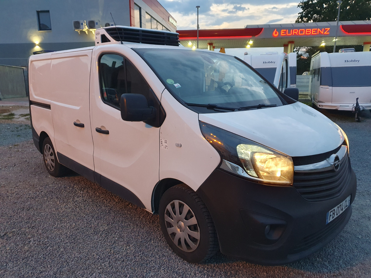 Opel VIVARO CHLODNIA CARRIER+230V KLIMA NAVI EURO6 - Xe van đông lạnh: hình 3 Opel VIVARO CHLODNIA CARRIER+230V KLIMA NAVI EURO6 - Xe van đông lạnh: hình 3