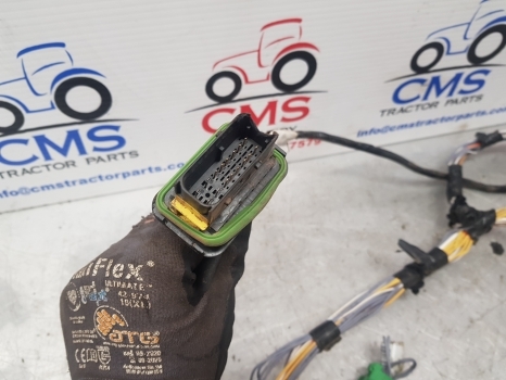 Claas Arion 640 Cab Wiring Loom 0022371370, 0022371372, 22371370, 22371372 - Cáp/ Dây nịt cho Máy cày: hình 5 Claas Arion 640 Cab Wiring Loom 0022371370, 0022371372, 22371370, 22371372 - Cáp/ Dây nịt cho Máy cày: hình 5