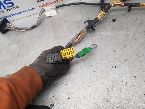 Claas Arion 640 Cab Wiring Loom 0022371370, 0022371372, 22371370, 22371372 - Cáp/ Dây nịt cho Máy cày: hình 2 Claas Arion 640 Cab Wiring Loom 0022371370, 0022371372, 22371370, 22371372 - Cáp/ Dây nịt cho Máy cày: hình 2