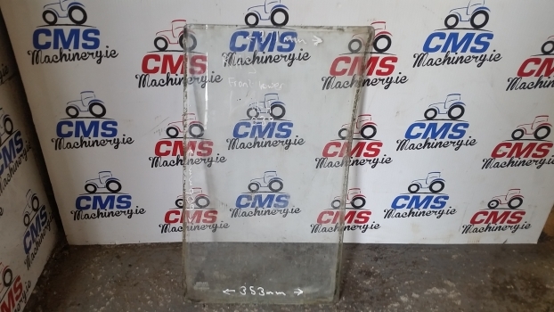 Fiat F, F-dt Series F140, F140dt, F110, F110dt Front Bottom Glass Right 5158494 - Cửa sổ và phụ tùng cho Máy cày: hình 1 Fiat F, F-dt Series F140, F140dt, F110, F110dt Front Bottom Glass Right 5158494 - Cửa sổ và phụ tùng cho Máy cày: hình 1
