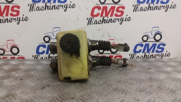 Fiat F140, F Series, Brakes Master Cylinder Assembly 5145630, 5145631 - Xi lanh phanh cho Máy cày: hình 2 Fiat F140, F Series, Brakes Master Cylinder Assembly 5145630, 5145631 - Xi lanh phanh cho Máy cày: hình 2