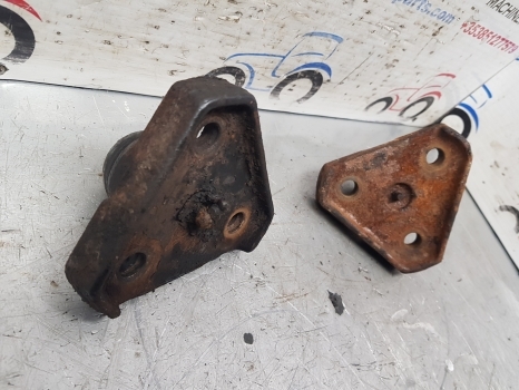 Ford 10 Ser 7810 Carraro Front Axle King Pin Pair Top, Bottom Car115729, 115729 - Trục trước cho Máy cày: hình 3 Ford 10 Ser 7810 Carraro Front Axle King Pin Pair Top, Bottom Car115729, 115729 - Trục trước cho Máy cày: hình 3