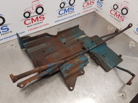 Ford 4600, 3600, 2600, 7600 Engine Bonnet Support E4nn16b814ba, 83953493 - Nắp máy cho Máy cày: hình 3 Ford 4600, 3600, 2600, 7600 Engine Bonnet Support E4nn16b814ba, 83953493 - Nắp máy cho Máy cày: hình 3