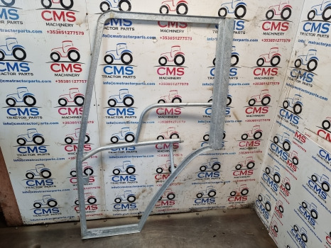 Ford 8340, 40, Tm And Ts Series, Cab Door Frame Lhs Bent Galvanized 82006665 - Cửa và phụ tùng: hình 1 Ford 8340, 40, Tm And Ts Series, Cab Door Frame Lhs Bent Galvanized 82006665 - Cửa và phụ tùng: hình 1