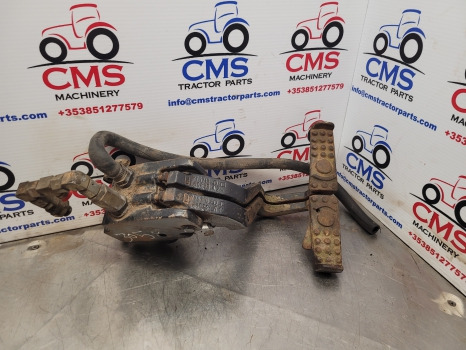 John Deere 3050, 3350, 3040 Sg2 Cab Brake Master Cylinder, Pedal Kit Al33145 - Phụ tùng phanh cho Máy móc nông nghiệp: hình 1 John Deere 3050, 3350, 3040 Sg2 Cab Brake Master Cylinder, Pedal Kit Al33145 - Phụ tùng phanh cho Máy móc nông nghiệp: hình 1