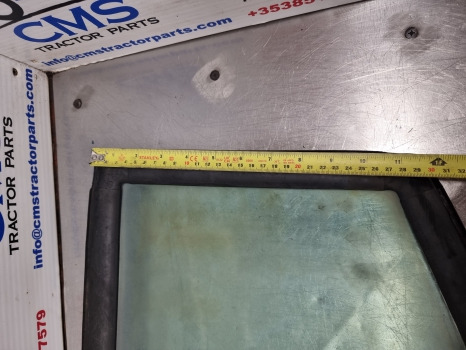 Cửa và phụ tùng John Deere 3050, 50, 40, Sg2 Cab Door Glass With Seal Lhs L62577, L62575: hình 7 Cửa và phụ tùng John Deere 3050, 50, 40, Sg2 Cab Door Glass With Seal Lhs L62577, L62575: hình 7