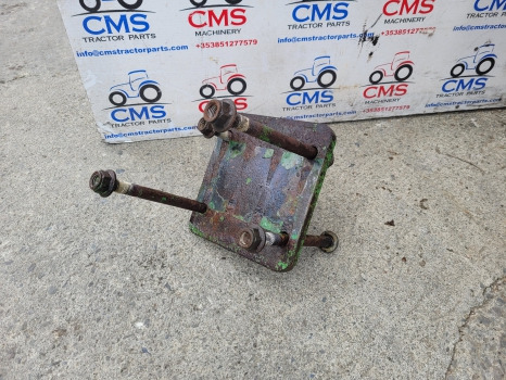 John Deere 3800 Front Axle Bracket Z73636, 19m8628, H149361 - Hệ thống treo: hình 1 John Deere 3800 Front Axle Bracket Z73636, 19m8628, H149361 - Hệ thống treo: hình 1