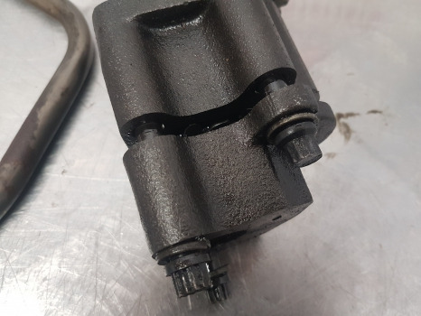 John Deere 6200, 2140, 2130 Engine Oil Pump And Gear Re35685, T20298, Ar59621 - Bơm dầu nhớt cho Máy móc nông nghiệp: hình 4 John Deere 6200, 2140, 2130 Engine Oil Pump And Gear Re35685, T20298, Ar59621 - Bơm dầu nhớt cho Máy móc nông nghiệp: hình 4