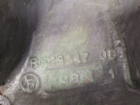 John Deere 6230, 6330, 6430, 7130 Engine Cover R523347 - Động cơ và các bộ phận: hình 4 John Deere 6230, 6330, 6430, 7130 Engine Cover R523347 - Động cơ và các bộ phận: hình 4