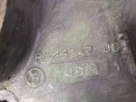 John Deere 6230, 6330, 6430, 7130 Engine Cover R523347 - Động cơ và các bộ phận: hình 5 John Deere 6230, 6330, 6430, 7130 Engine Cover R523347 - Động cơ và các bộ phận: hình 5