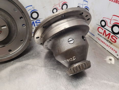 John Deere 6230 Rear Axle Differential L152216, L153134, L155267, L211505 - Trục sau: hình 5 John Deere 6230 Rear Axle Differential L152216, L153134, L155267, L211505 - Trục sau: hình 5