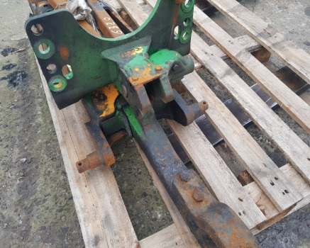 John Deere 6320 Pick Up Hitch Complete Al222240, Al212731, Al170952, Al170953, Al212731 - Khung/ Sườn: hình 4 John Deere 6320 Pick Up Hitch Complete Al222240, Al212731, Al170952, Al170953, Al212731 - Khung/ Sườn: hình 4