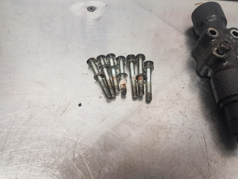 Kubota M5092 Hydraulic Valves 1621n2, M5092 - Thủy lực: hình 4 Kubota M5092 Hydraulic Valves 1621n2, M5092 - Thủy lực: hình 4