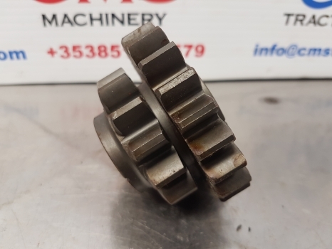 Massey Ferguson 100, 200, 300, 500, 4200 Reverse Idle Gear 13x21 1660919m1 - Hộp số cho Máy cày: hình 4 Massey Ferguson 100, 200, 300, 500, 4200 Reverse Idle Gear 13x21 1660919m1 - Hộp số cho Máy cày: hình 4