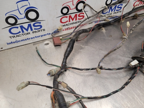 Massey Ferguson 4355, 4255, 4245 Cab Roof Wiring Loom Roof Wiring Loom - Cáp/ Dây nịt: hình 5 Massey Ferguson 4355, 4255, 4245 Cab Roof Wiring Loom Roof Wiring Loom - Cáp/ Dây nịt: hình 5