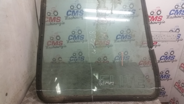 Massey Ferguson 50 Hx Cab Side Rear Glass Left. - Cửa sổ và phụ tùng cho Máy xúc trước múc sau: hình 2 Massey Ferguson 50 Hx Cab Side Rear Glass Left. - Cửa sổ và phụ tùng cho Máy xúc trước múc sau: hình 2