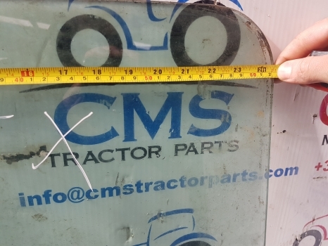Massey Ferguson 50 Hx Cab Side Rear Glass Left. - Cửa sổ và phụ tùng cho Máy xúc trước múc sau: hình 2 Massey Ferguson 50 Hx Cab Side Rear Glass Left. - Cửa sổ và phụ tùng cho Máy xúc trước múc sau: hình 2